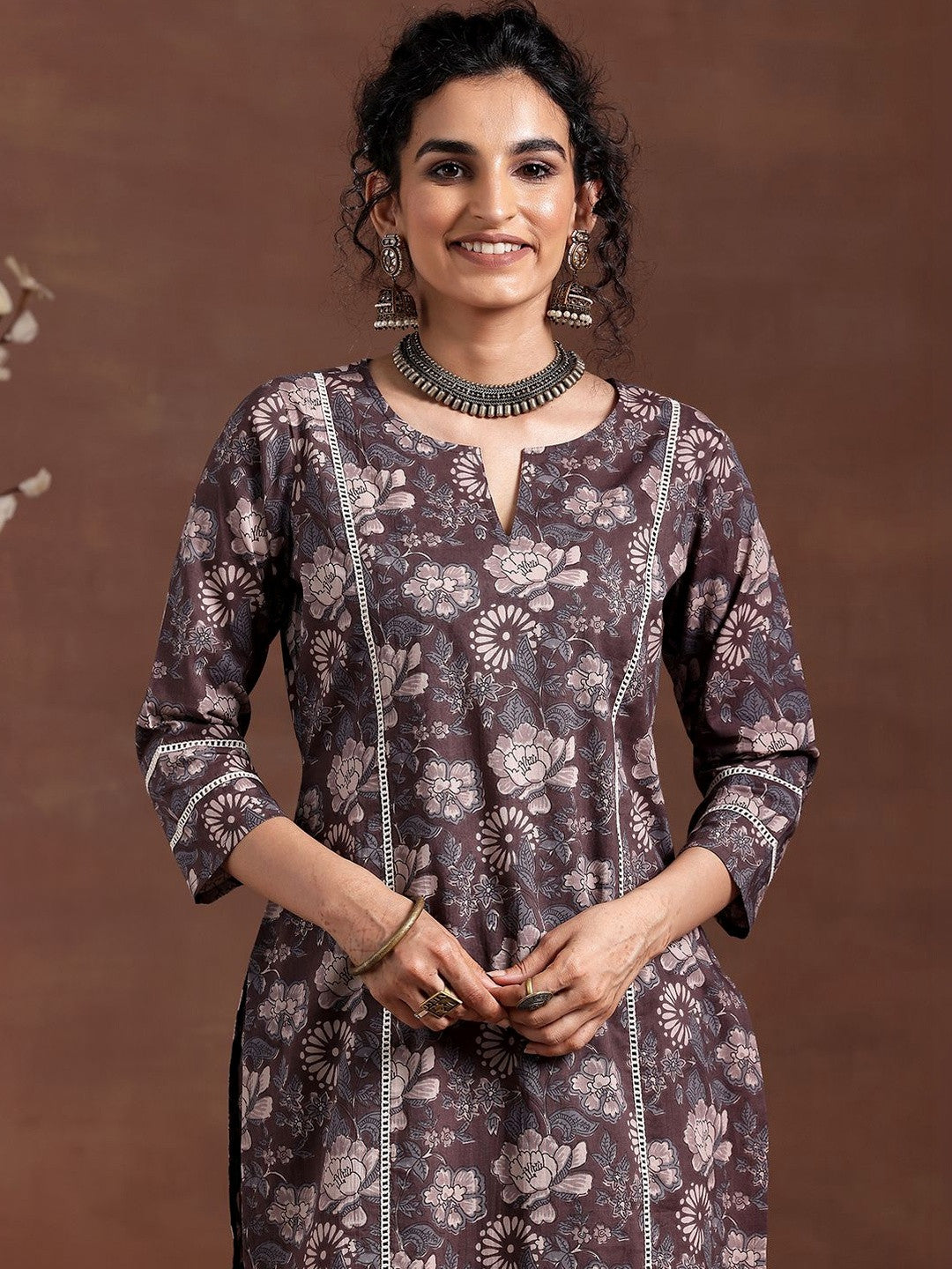 Women Floral Printed Regular Kurta with Trousers