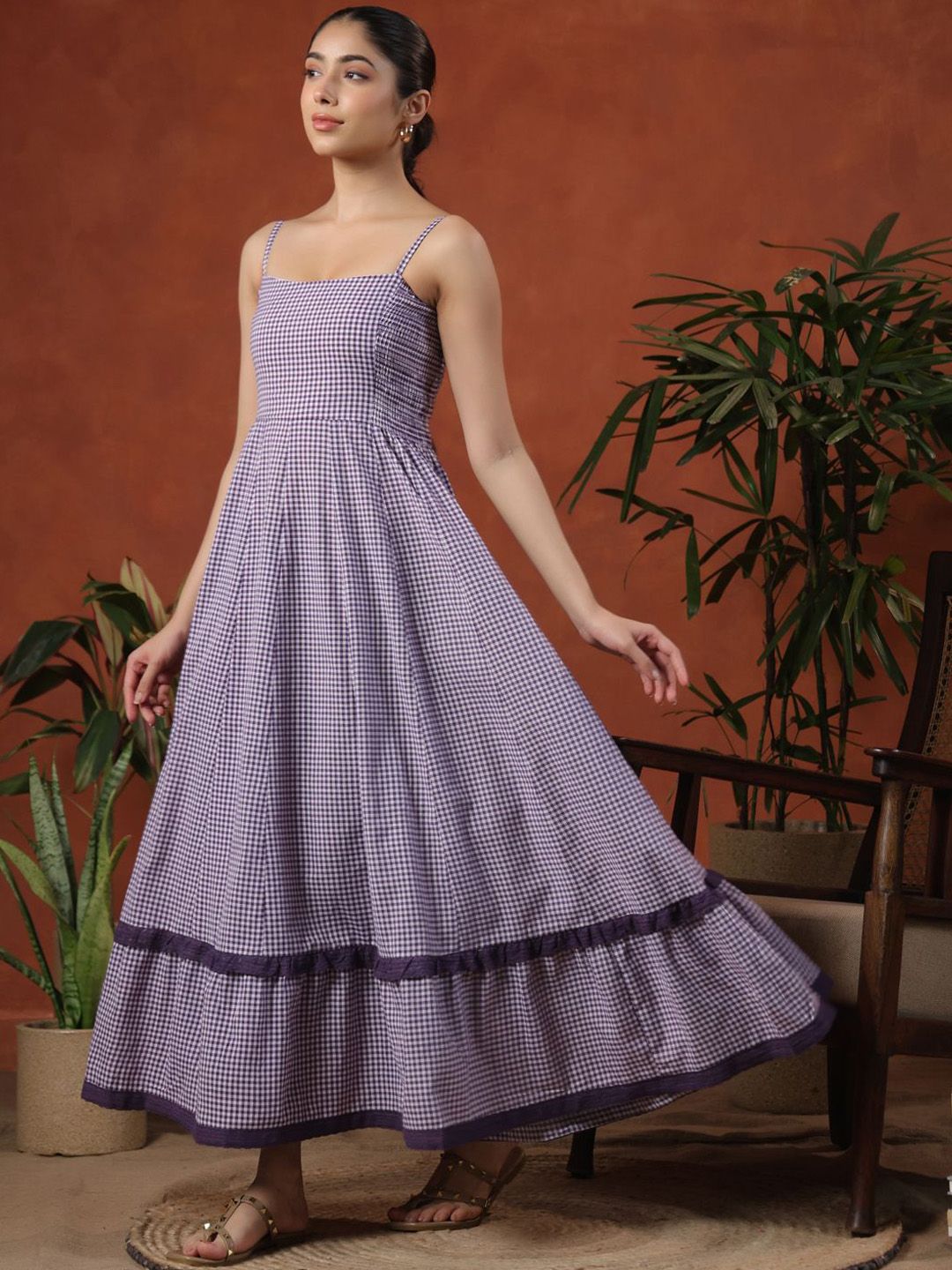 Dhiyona AY Women's Women's long dress with and ruffle detailing