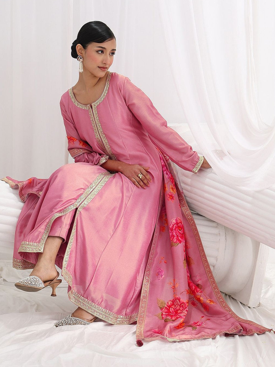 Women Floral Panelled Thread Work Kurta with Trousers & With Dupatta