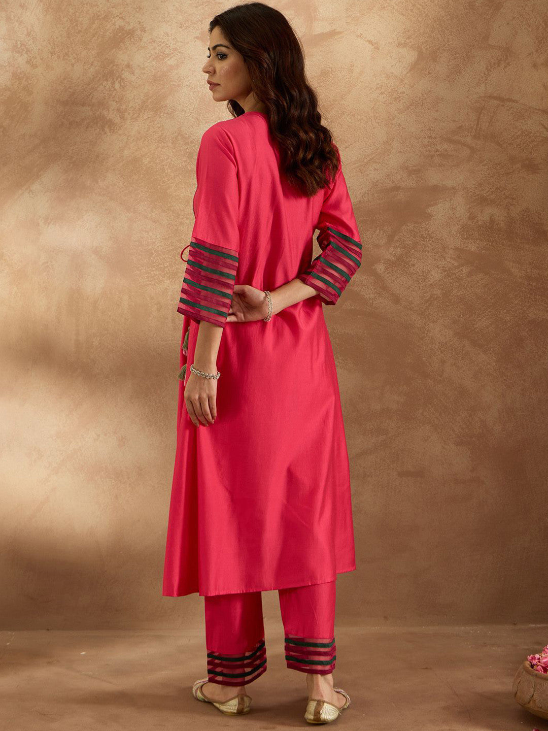 Women Floral Embroidered Empire Thread Work Liva Kurta with Trousers