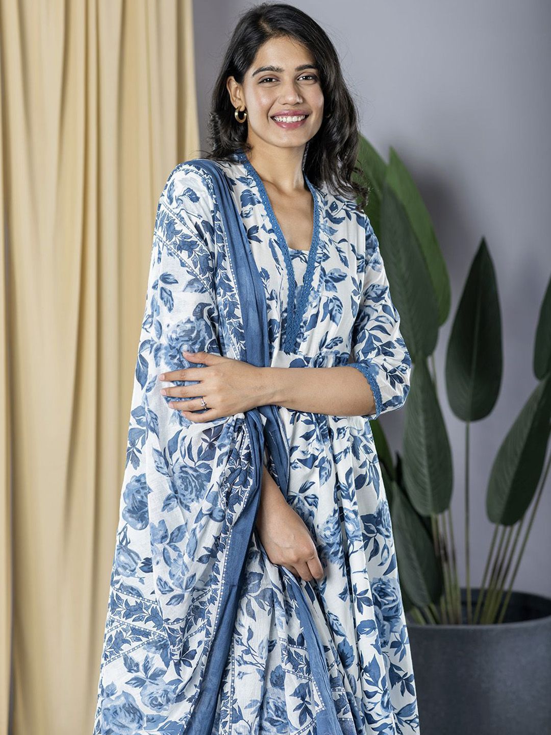 Dhiyona KL Women Floral Printed Regular Pure Cotton Kurta with Trousers & With Dupatta