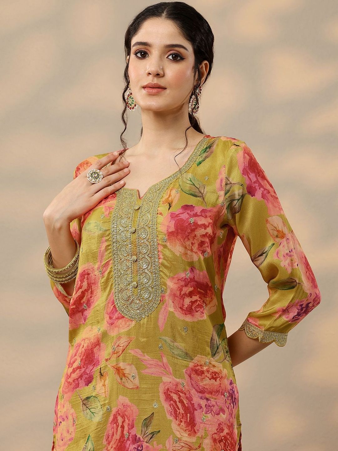 Dhiyona LL Women Floral Printed Sequinned Kurta with Palazzos & Dupatta