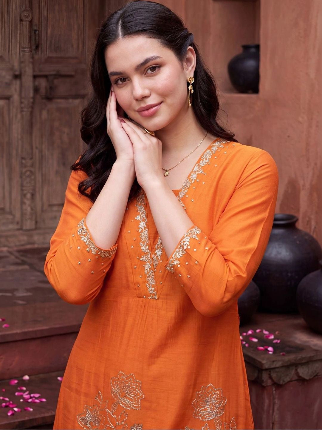Women Ethnic Motifs Embroidered Regular Thread Work Kurta with Trousers