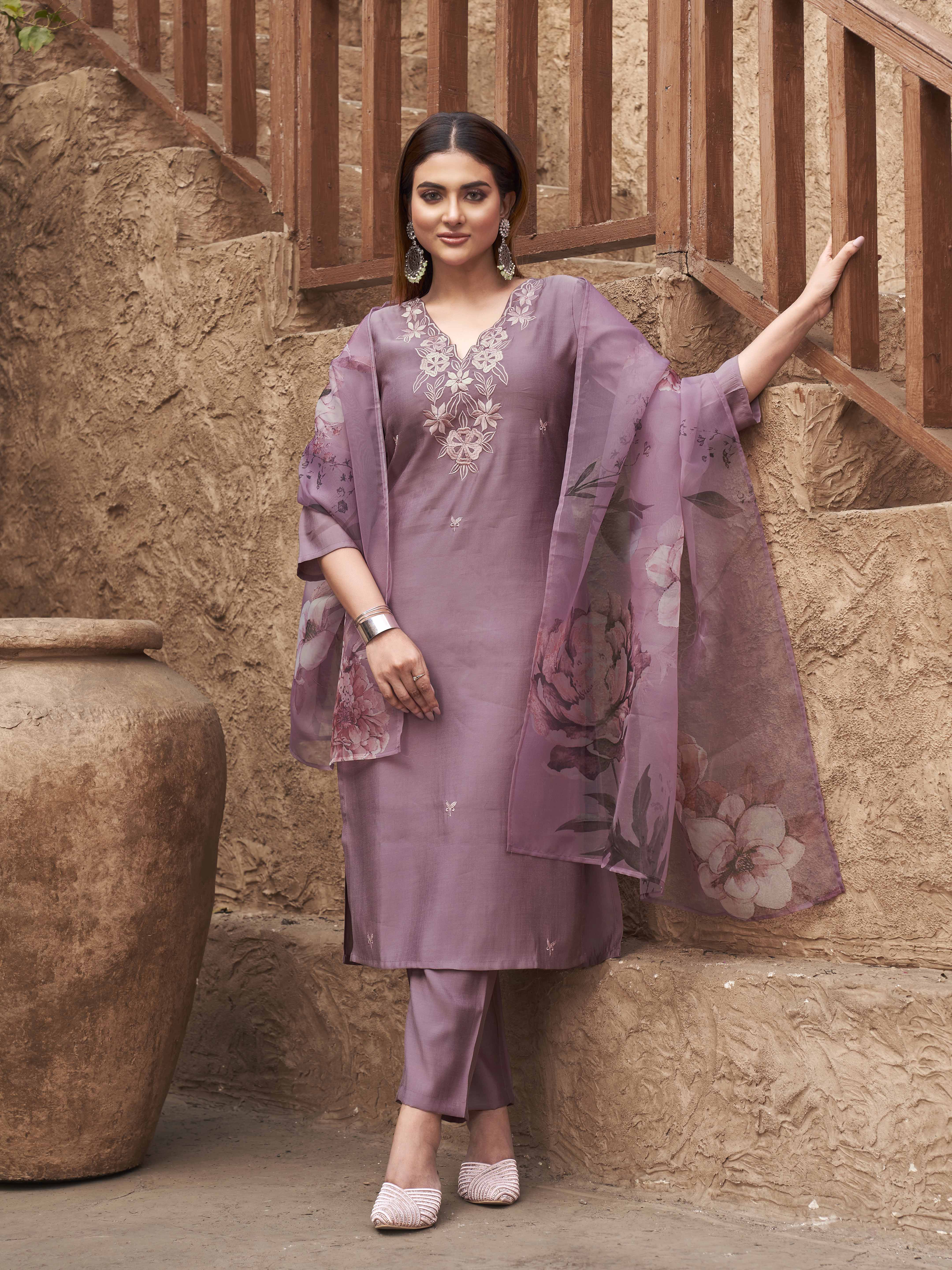 Dhiyona TI Women's Women Mauve Silk Blend Embroidered Kurta with Pant and Dupatta