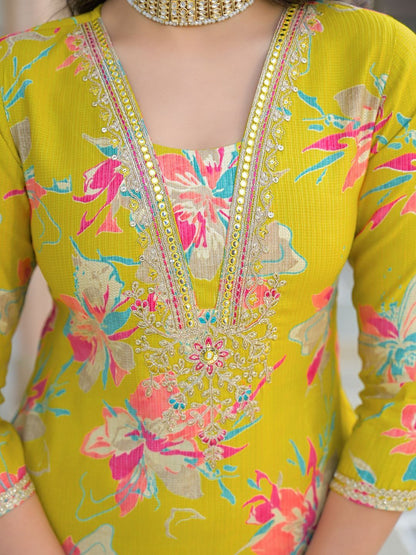 Dhiyona KL Women Floral Printed Regular Thread Work Kurta with Trousers & With Dupatta