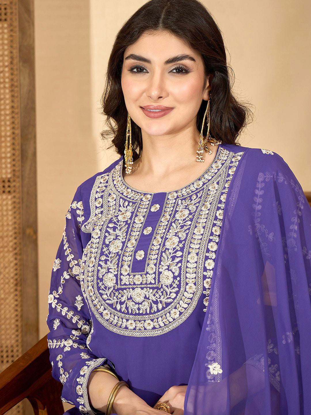 Women Floral Embroidered Kurta with Trousers & Dupatta