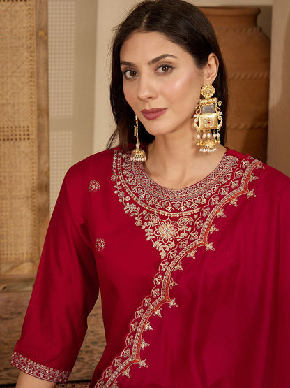 Embroidered Round Neck Kurta & Trousers With Dupatta