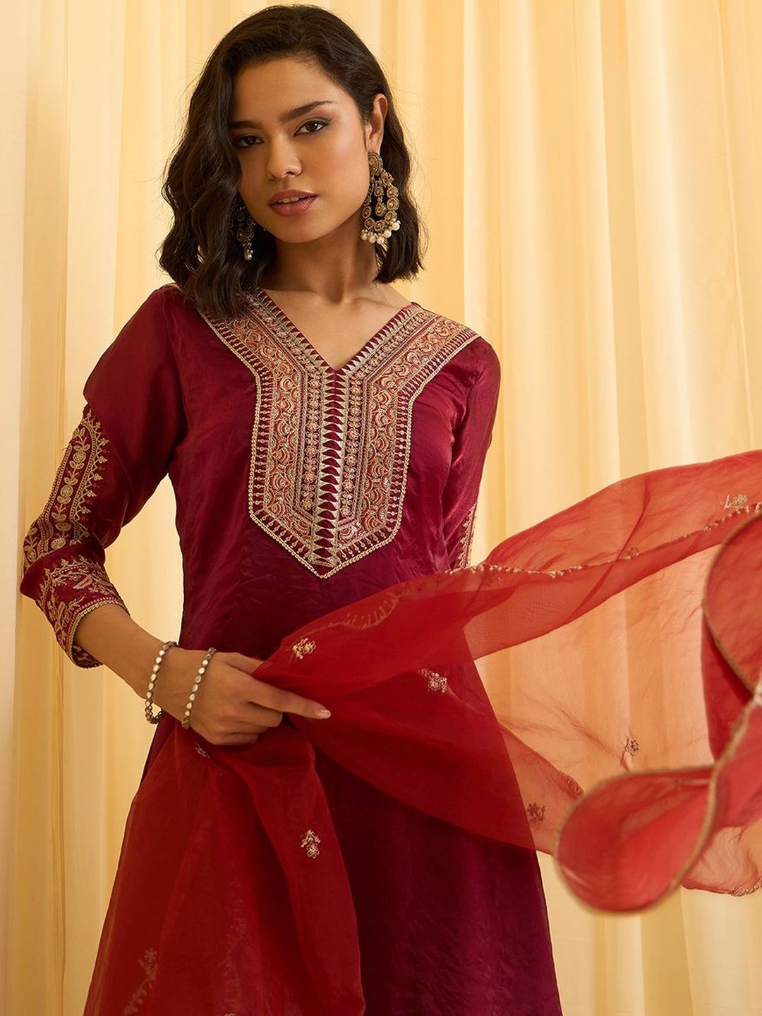 Dhiyona CH Women Ethnic Motifs Embroidered Regular Kurta with Trousers & With Dupatta
