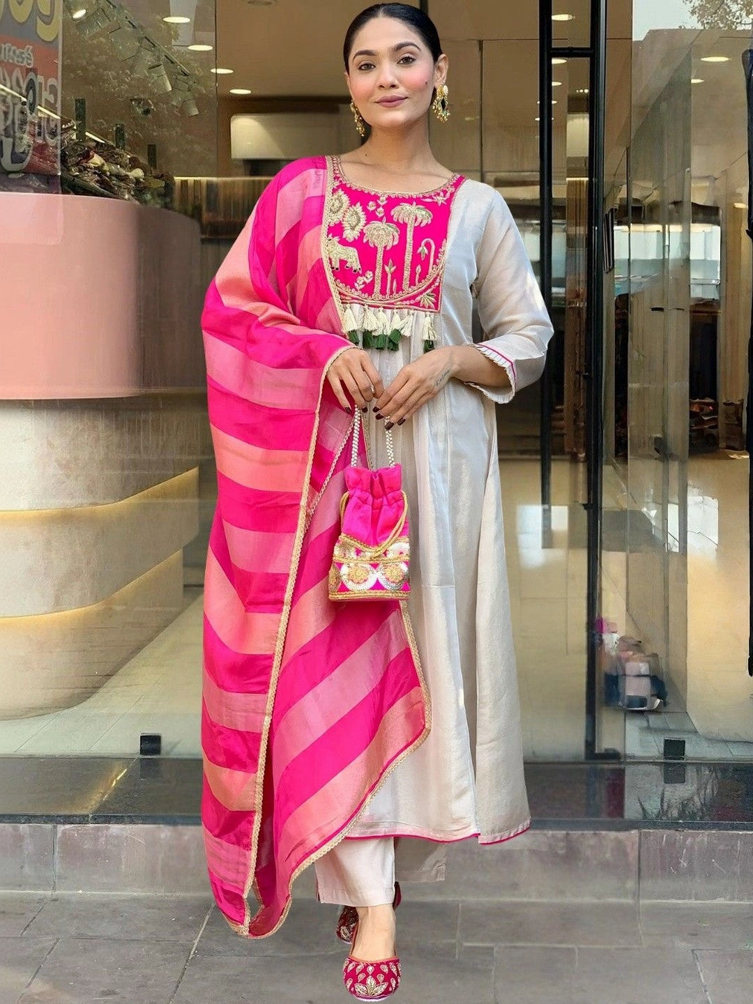 Women Ethnic Motifs Empire Thread Work Kurta with Trousers & With Dupatta
