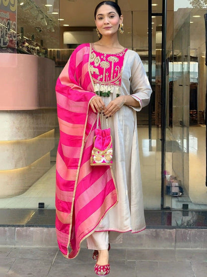Women Ethnic Motifs Empire Thread Work Kurta with Trousers & With Dupatta