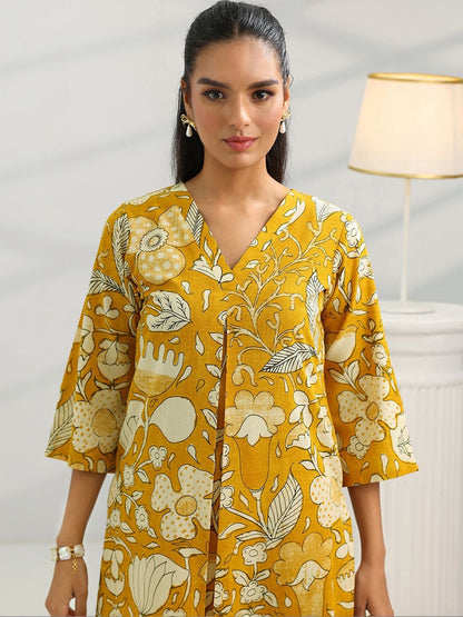 Women Floral Printed Regular Kurta with Trousers