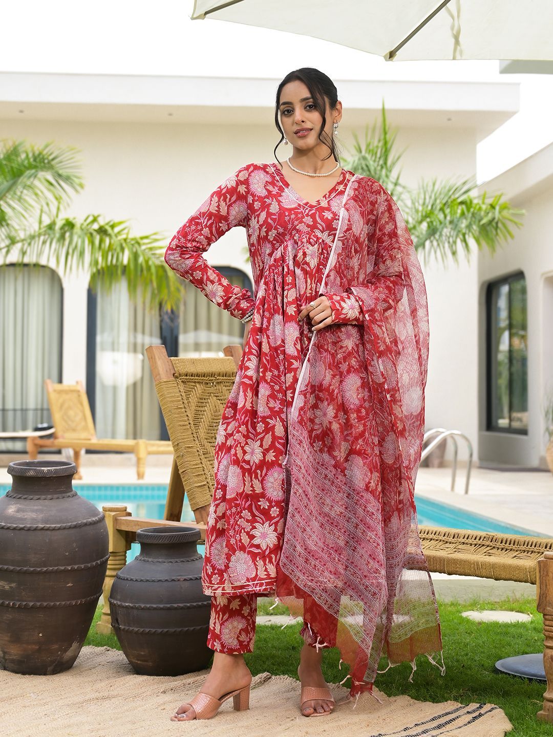 Dhiyona KL Women Floral Printed Gotta Patti V-Neck Empire Kurta with Trouser And Dupatta