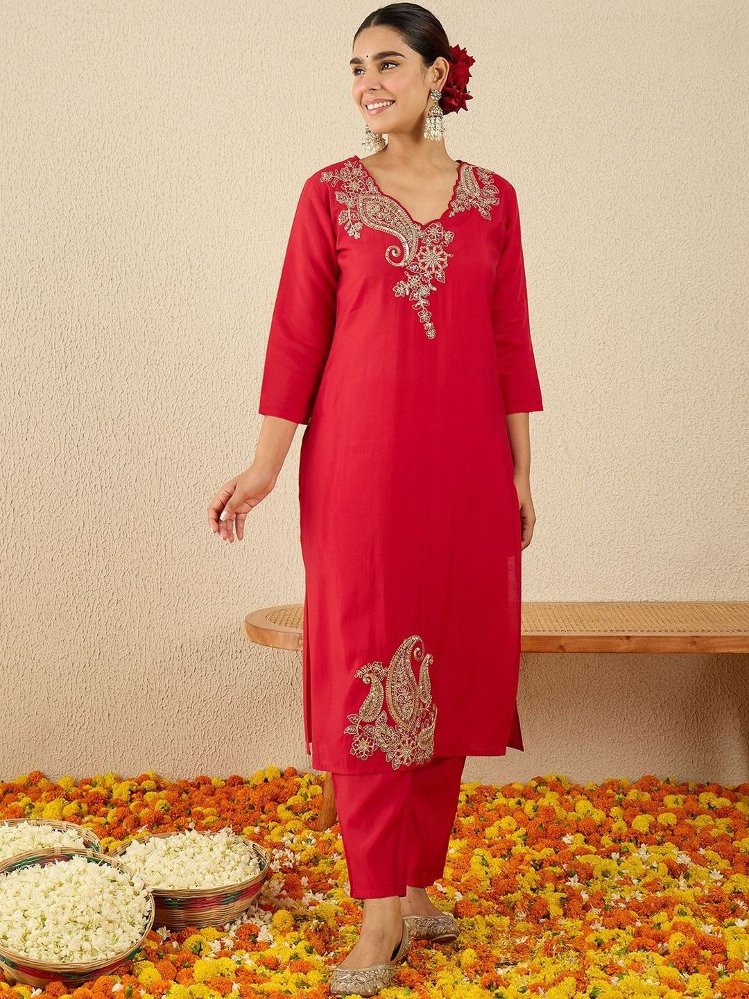 Dhiyona IE Women Ethnic Motifs Self Design Kurta with Trousers & Dupatta