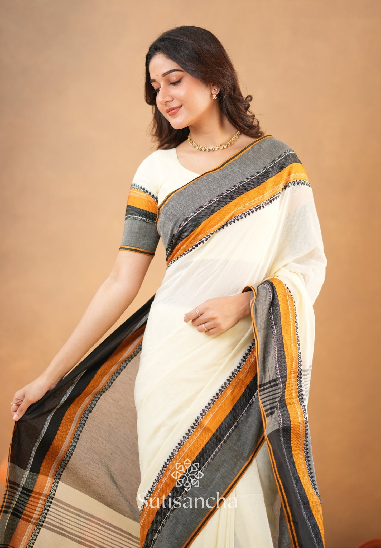 Dhiyona SS Sutisancha Handwoven Bliss Bengal Cotton Saree