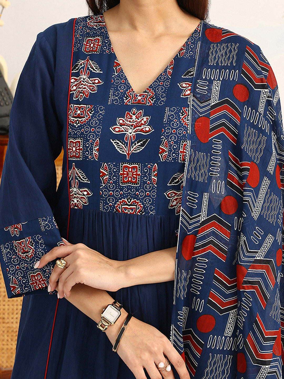 Women Ethnic Motifs Embroidered Regular Thread Work Cotton Blend Kurta with Palazzos & With