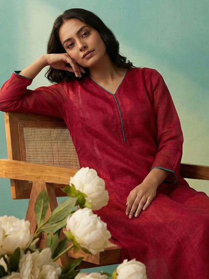 Dhiyona CH Women Dyed Regular Kurta with Trousers