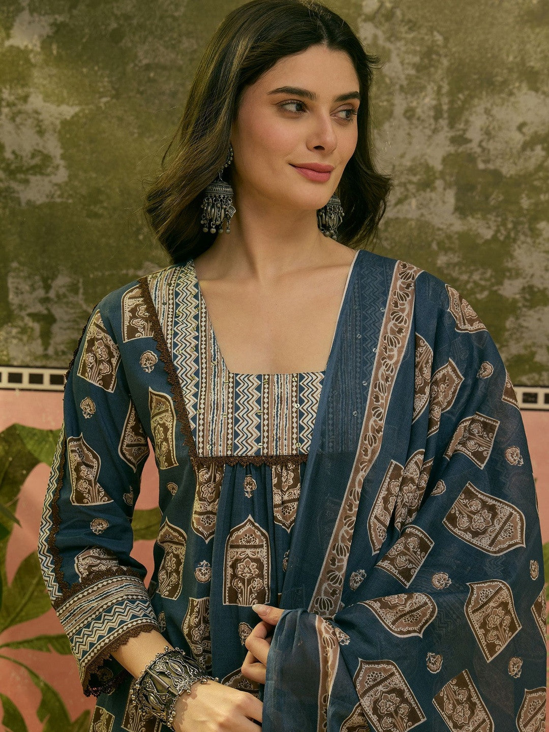 Printed Round Neck Kurta Trousers & Dupatta