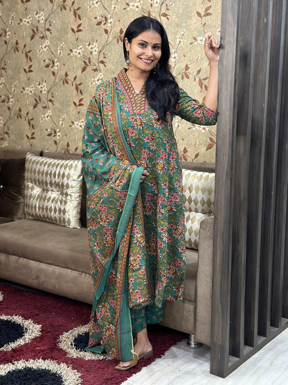 Dhiyona KL Women Floral Printed V-Neck Anarkali Kurta with Palazzos & Dupatta