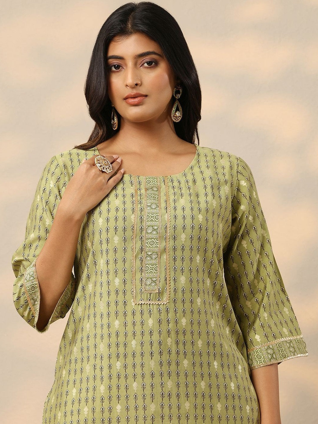 Women Printed Regular Thread Work Kurta with Trousers