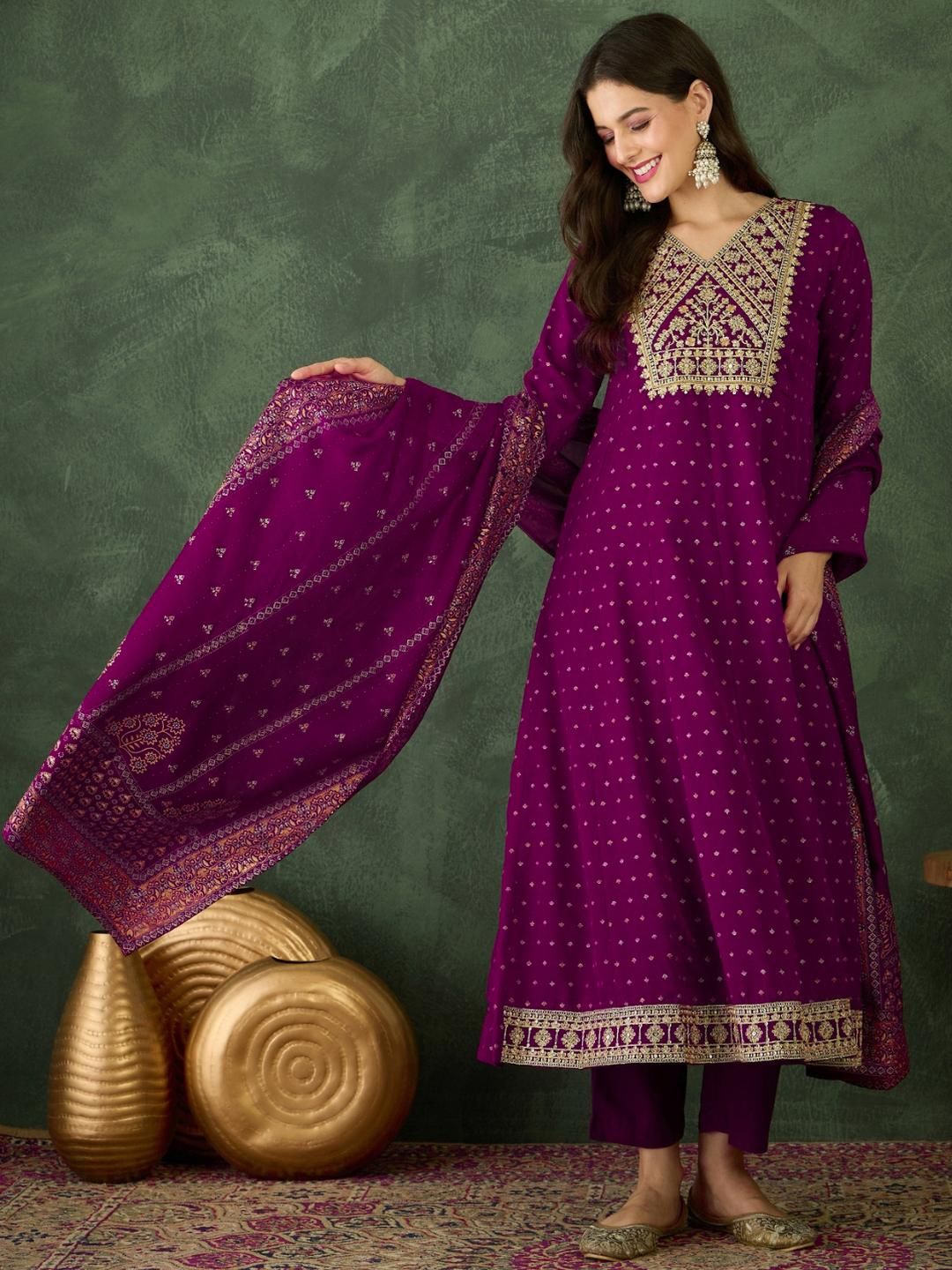 Dhiyona KL Women Purple Art Silk Embroidered Kurta Sets