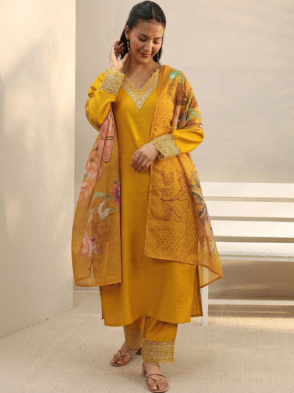 Women Floral Regular Thread Work Kurta with Trousers & With Dupatta