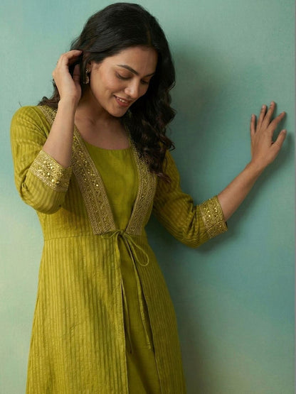 Dhiyona CH Women Layered Thread Work Kurta with Trousers