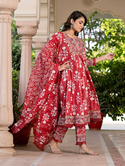 Dhiyona KL Women Floral Printed Regular Pure Cotton Kurta with Palazzos & With Dupatta