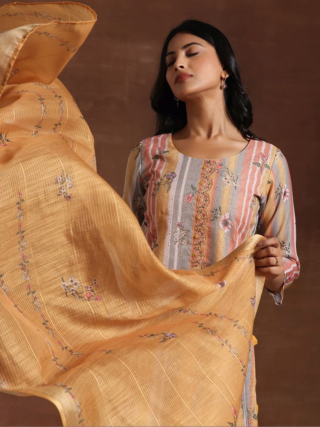 Women Printed Regular Thread Work Kurta with Trousers & With Dupatta