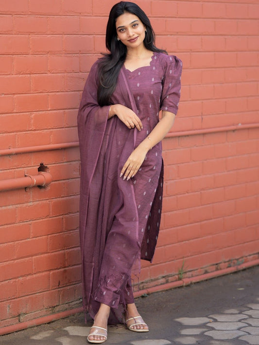 Dhiyona KL Floral Printed Sweetheart Neck Straight Kurta With Trousers & Dupatta