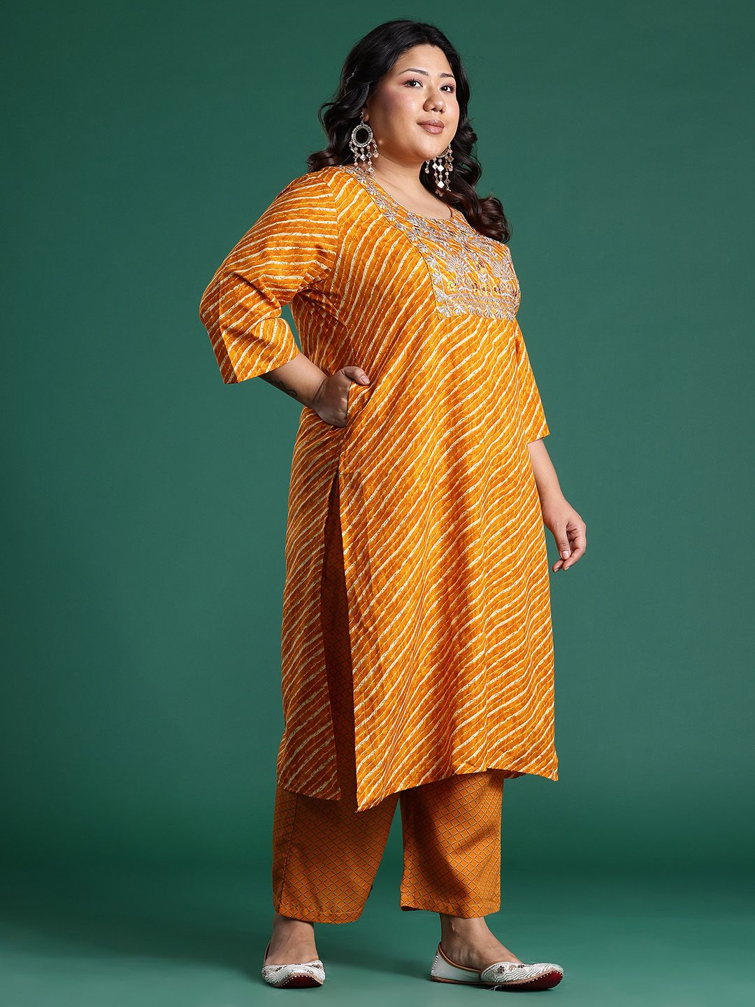 Dhiyona Women's Plus Size Leheriya Print Kurta with Palazzos & Dupatta