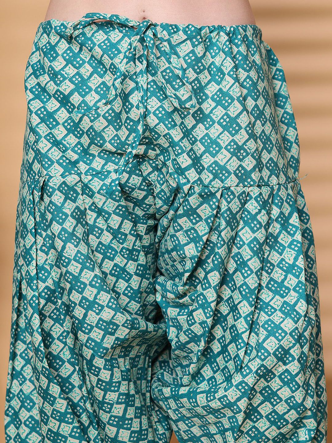 Dhiyona KL Women Floral Printed Kurta with Patiala & Dupatta