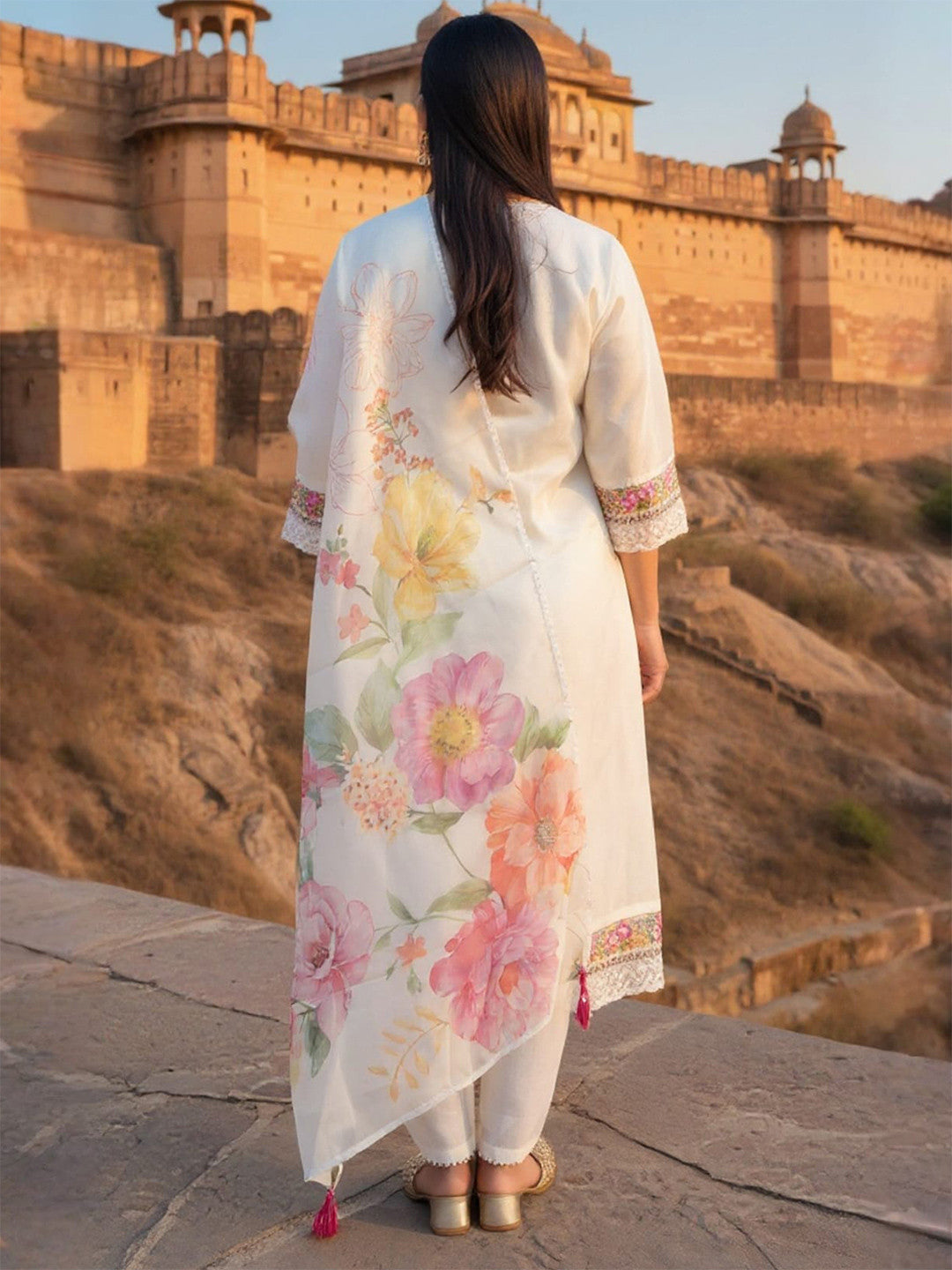 Women Floral Embroidered Regular Thread Work Kurta & Trousers With Dupatta