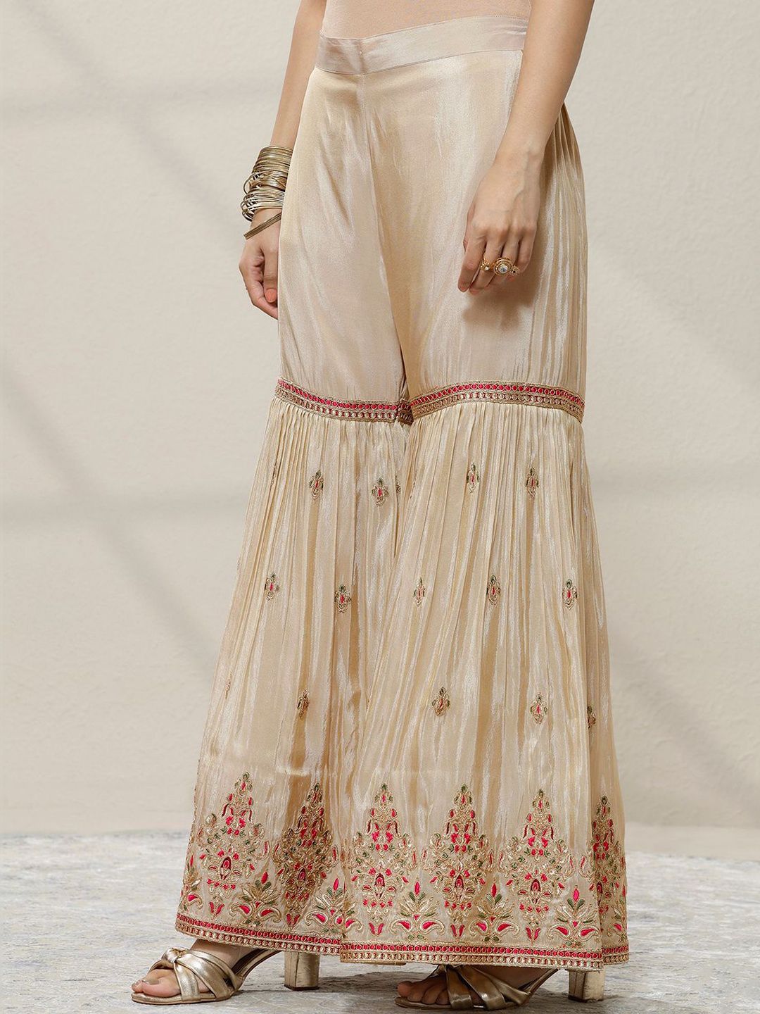 Dhiyona LL Women Ethnic Motifs Embroidered Regular Thread Work Kurta with Sharara & With Dupatta