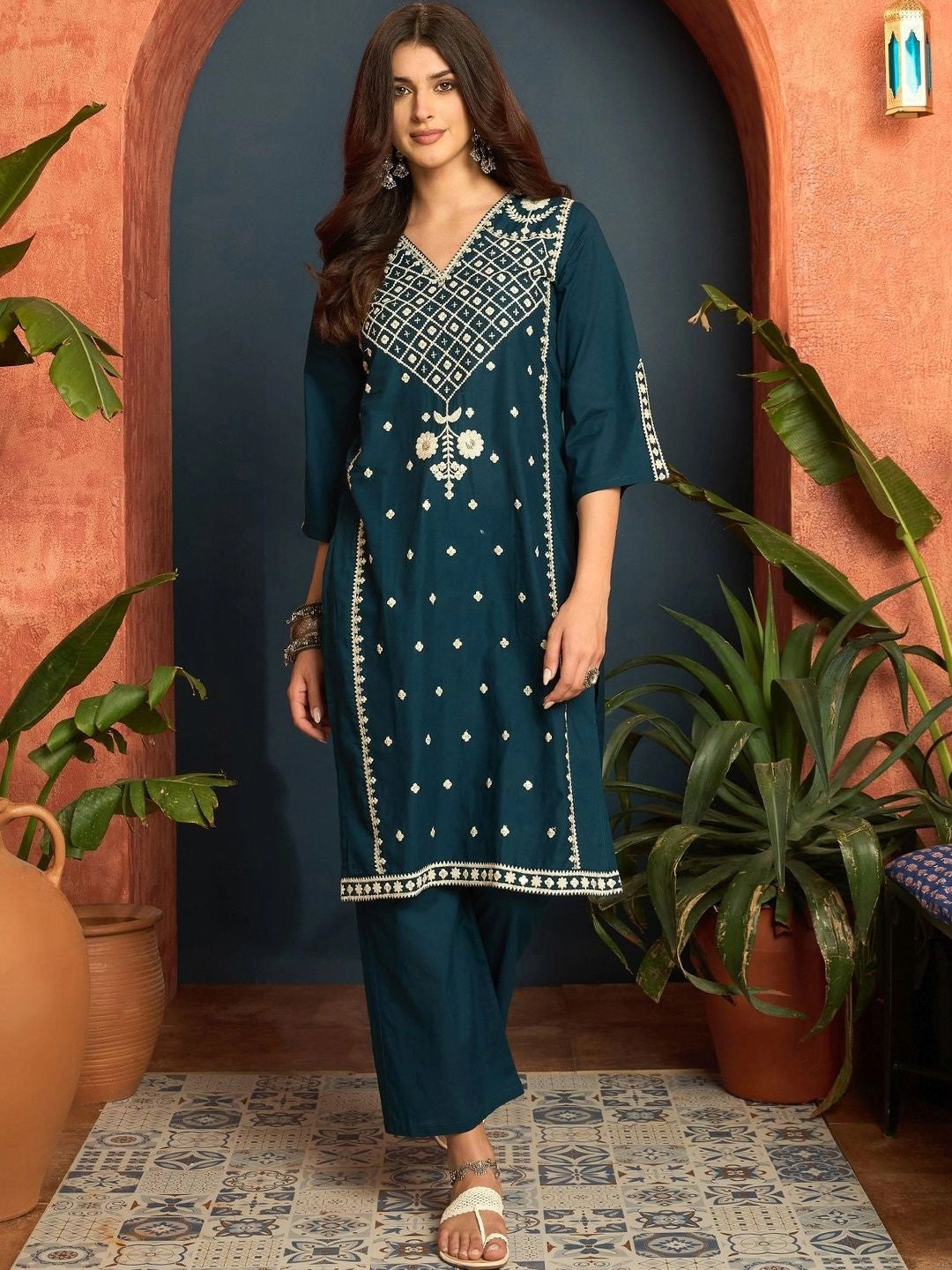 Women Ethnic Motifs Embroidered Regular Thread Work Pure Cotton Kurta with Trousers & With Dupatta