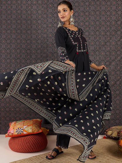 Women Ethnic Motifs Embroidered Regular Thread Work Pure Cotton Kurta with Trousers & With Dupatta