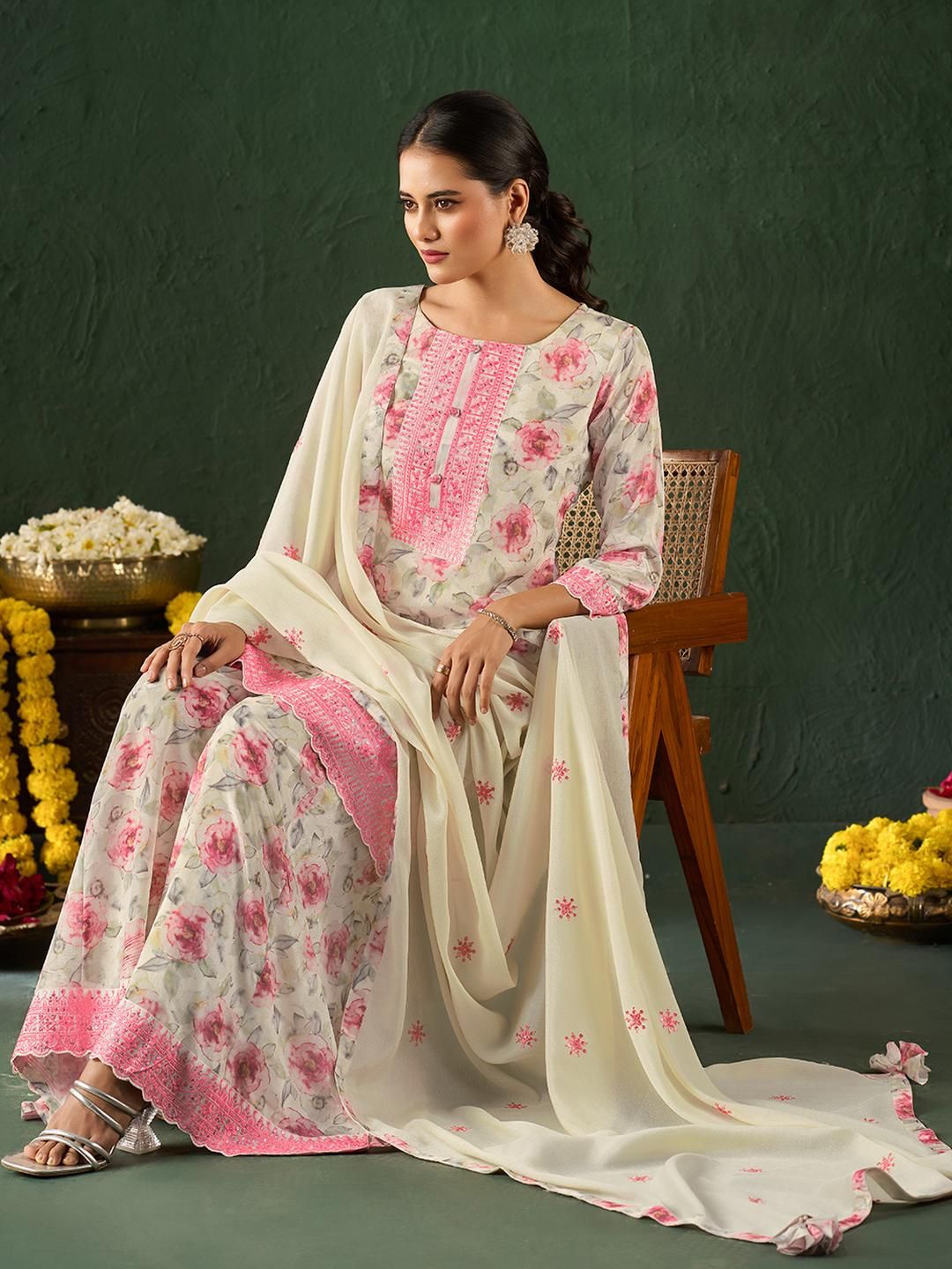 Dhiyona KL Women Floral Embroidered Thread Work Kurta with Sharara & Dupatta