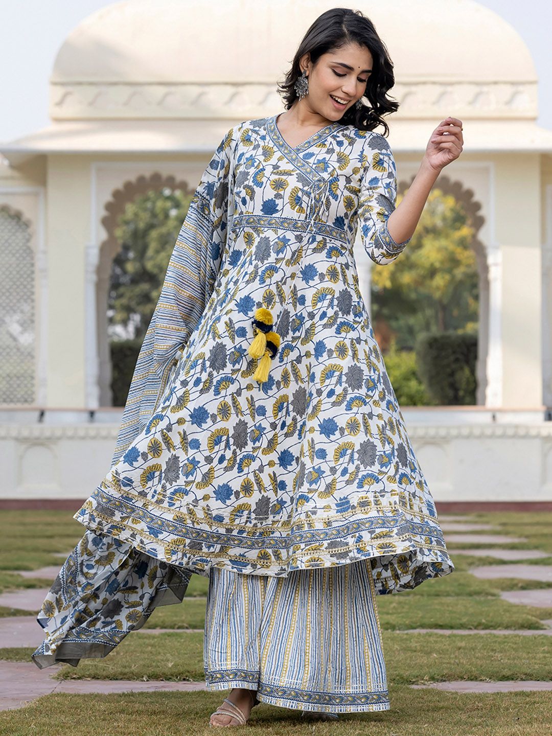 Dhiyona KL Women Floral Printed Angrakha Pure Cotton Kurta with Palazzos & With Dupatta