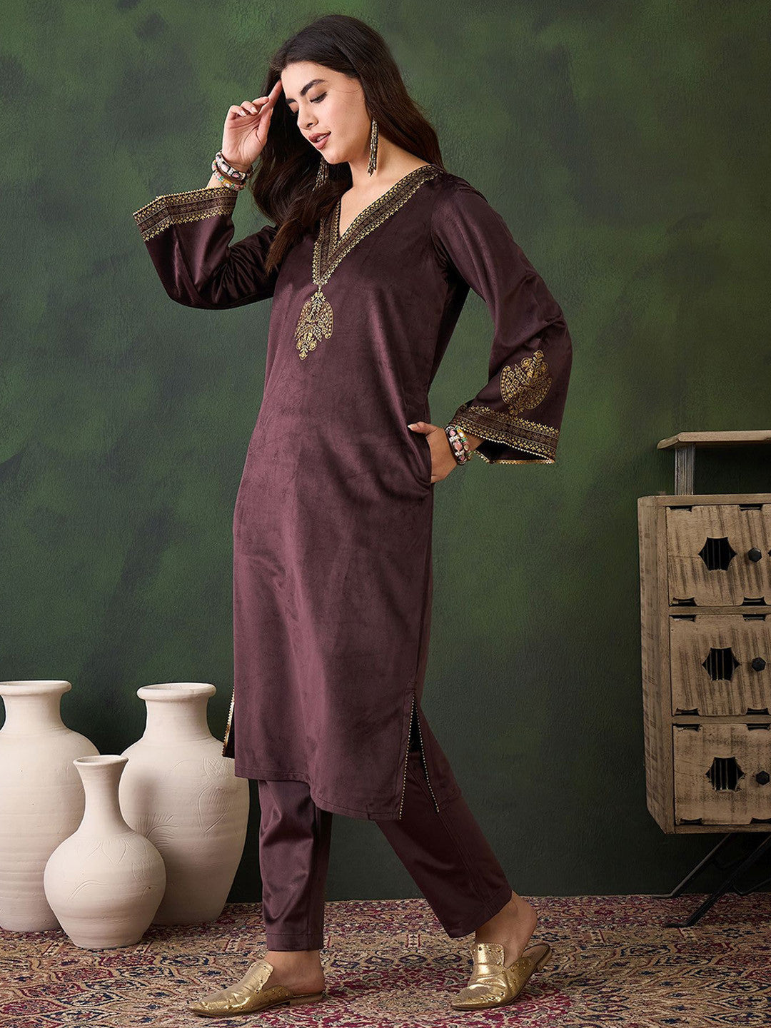 Self Design Kashmiri Phiran Kurta & Trouser