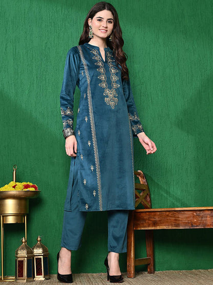Ethnic Motifs Winter Velvet Straight Kurta & Trouser