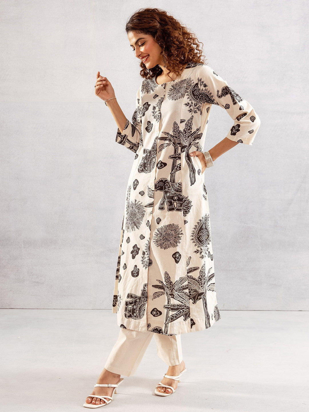 Printed Straight Kurta & Trousers
