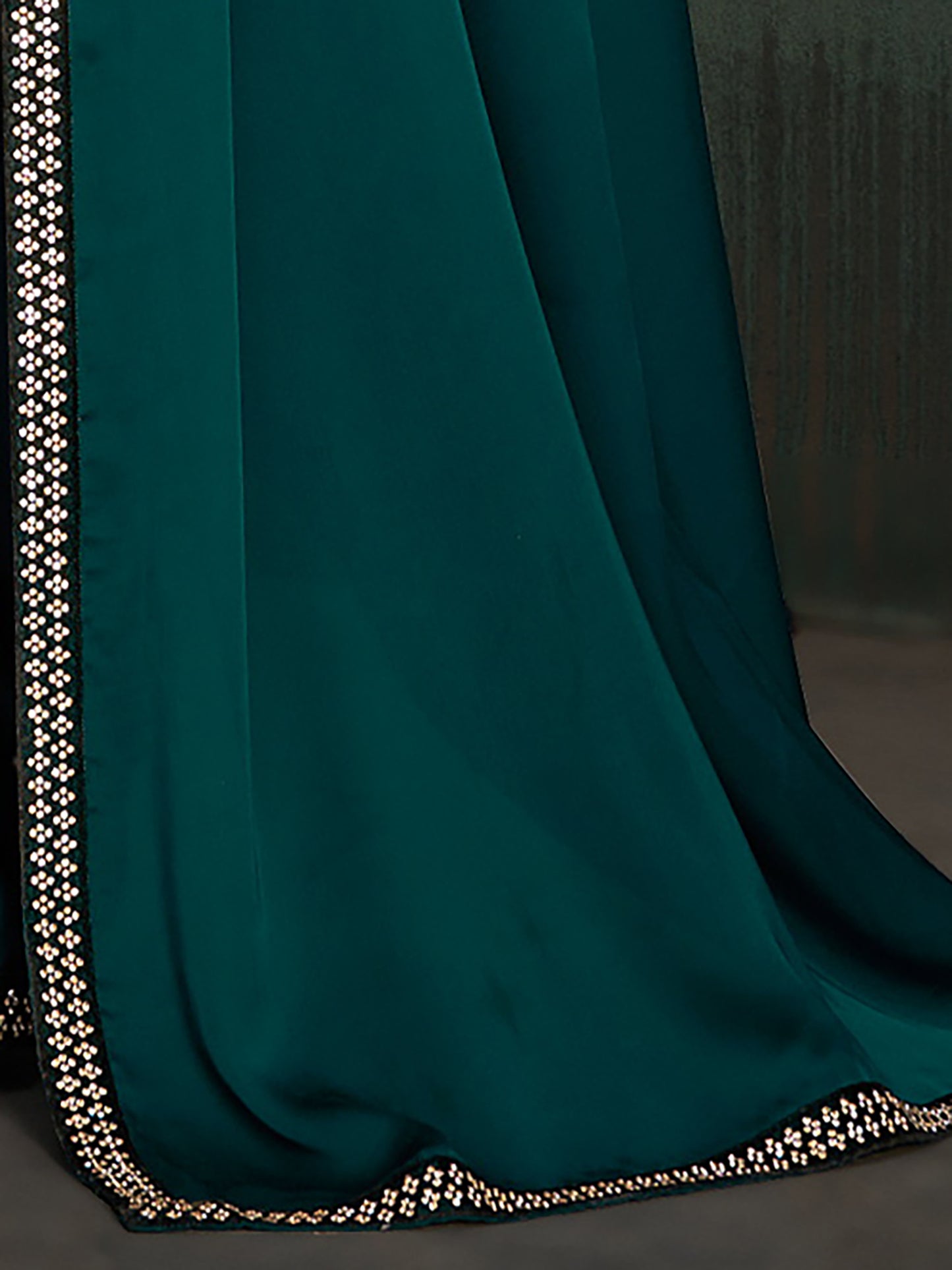 Women's Chiffon Teal blue Embellished Celebrity Saree With Blouse Piece