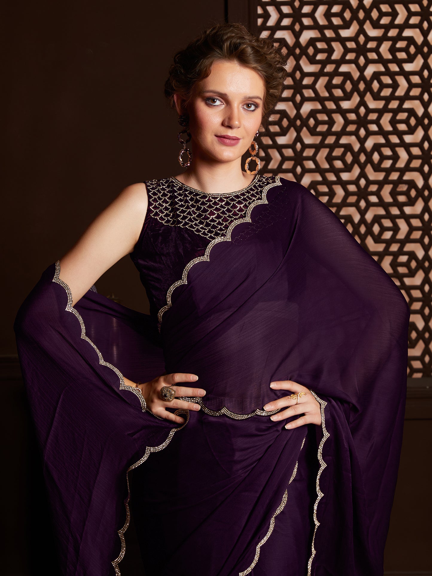 Women's Chiffon Purple Embellished Celebrity Saree With Blouse Piece