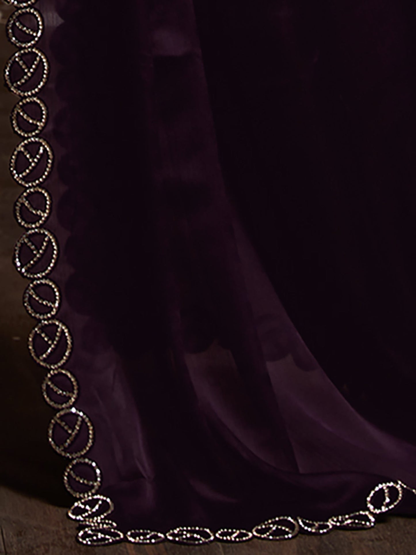 Women's Chiffon Purple Embellished Celebrity Saree With Blouse Piece