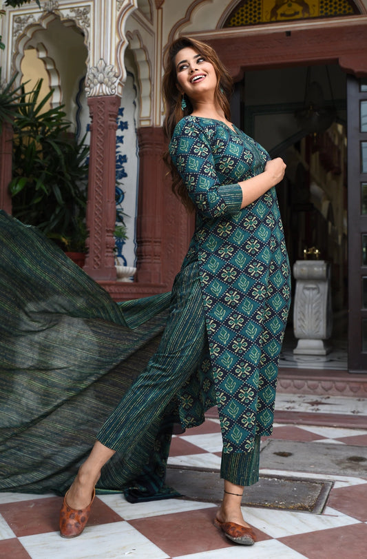 Women Green Printed Viscose Rayon Kurta, Pant And Dupatta Set