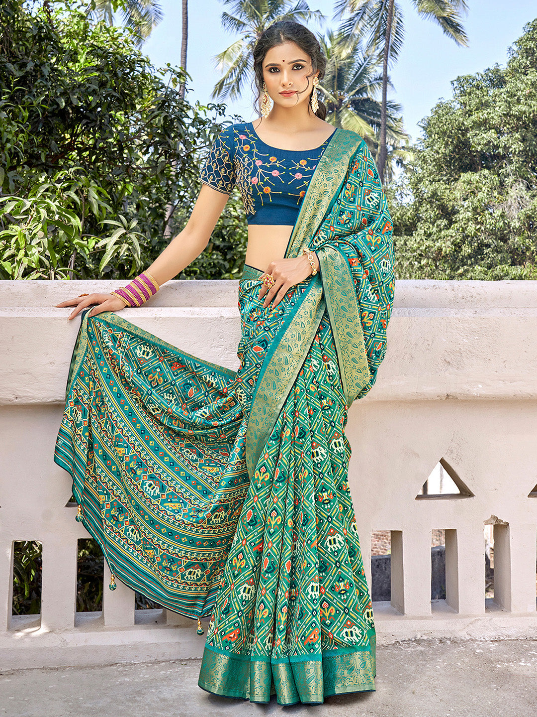 Women's Soft Silk Blue Woven Design Designer Saree With Blouse Piece