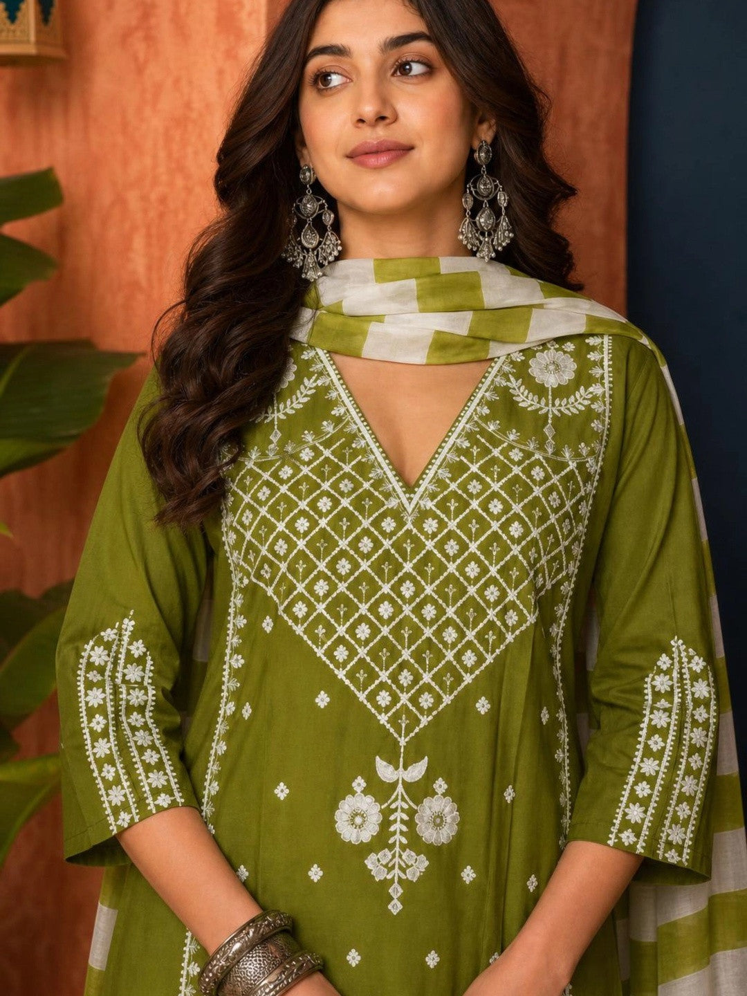 Women Ethnic Motifs Embroidered Regular Thread Work Pure Cotton Kurta with Trousers & With Dupatta