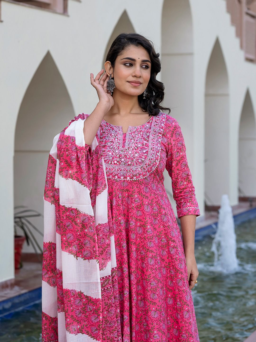 Dhiyona KL Women Floral Printed Regular Pure Cotton Kurta with Trousers & With Dupatta