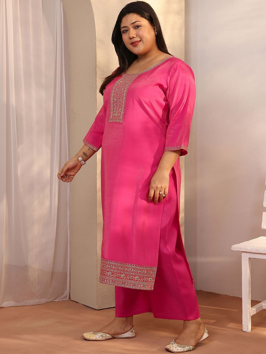 Dhiyona Women's Plus Size Floral Embroidered Kurta with Trousers & With Dupatta