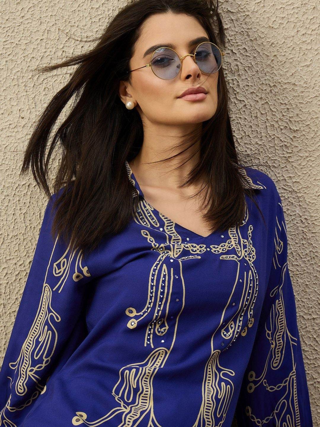 Women Ethnic Motifs Embroidered Regular Thread Work Kurta with Trousers
