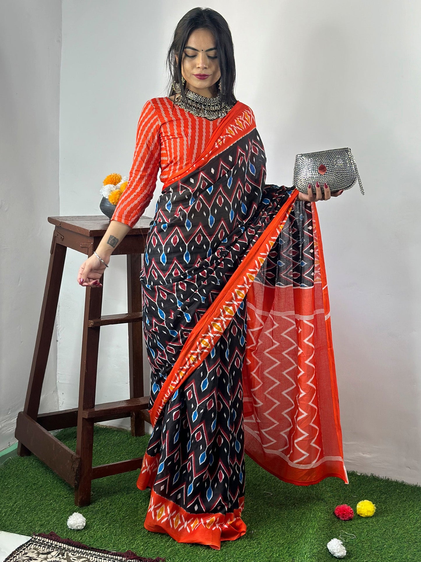Women's Cotton Black Printed Designer Saree With Blouse Piece